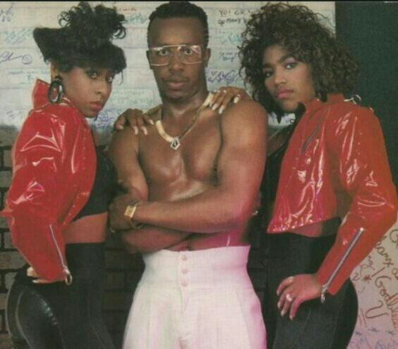 BleuCollar's profile picture. Don't trust the Internet                            Instagram: @teronstevenson