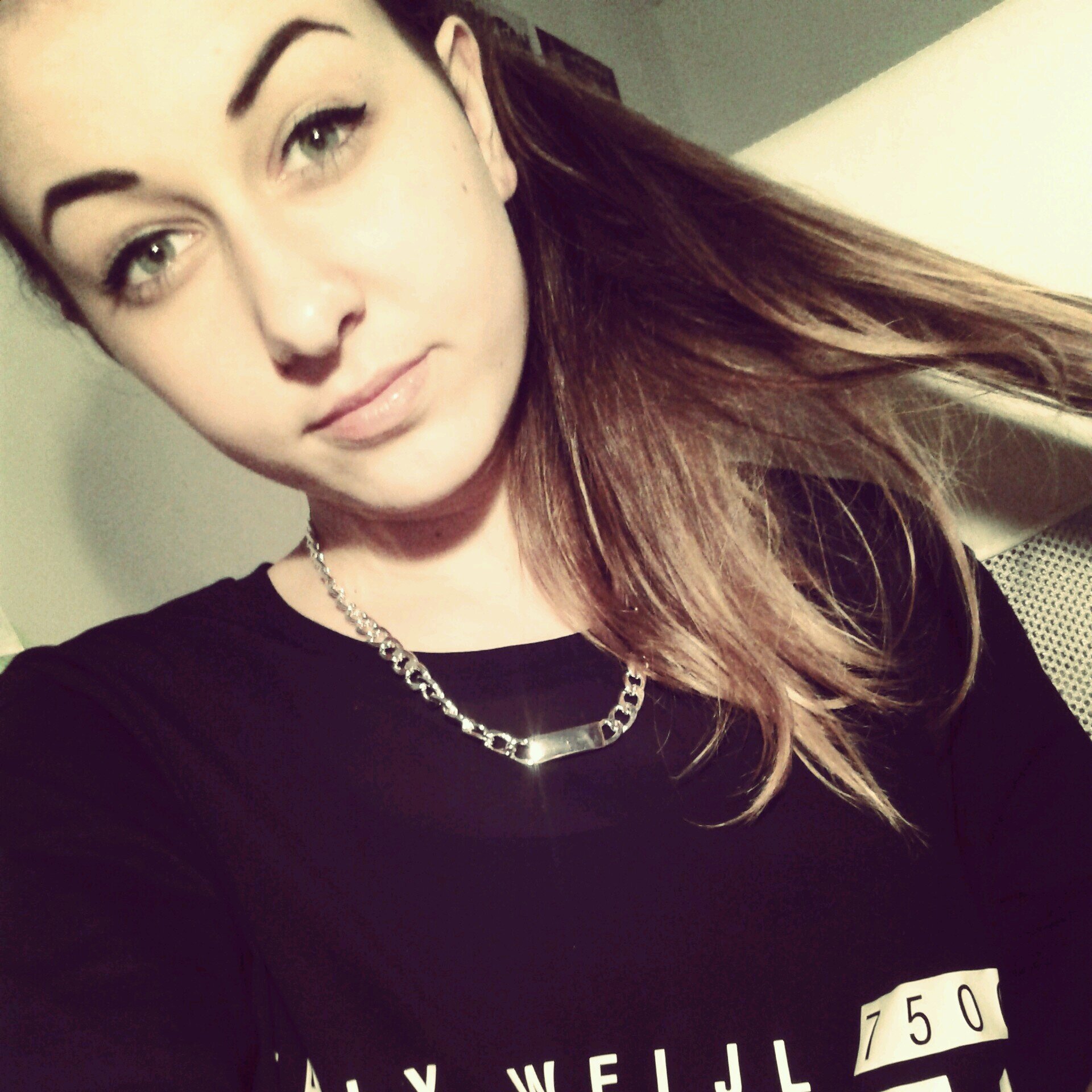 Weird girl from Czech Republic ^^ ..♡music, dance, horse, books,..♡