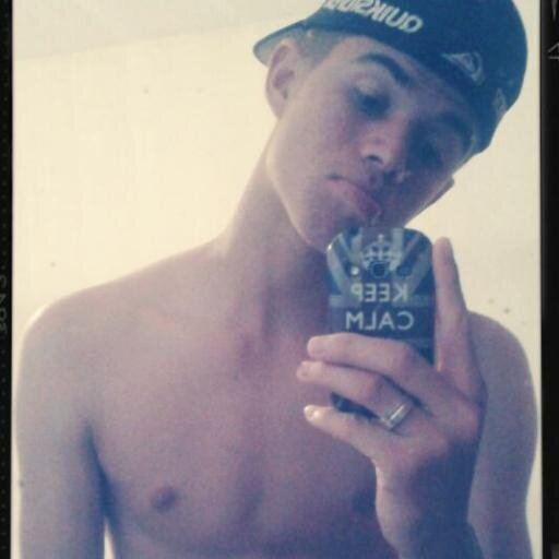 Com todas as loucas do mundo eu quiz você,por que a sua loucura parece com um pouco da minha. keesyafreitas3