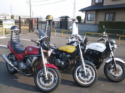 18歳です！ZRX400Ⅱ型仕様です！どんどん改造していきたいです！バイク乗りバイク好きフォローしてください！                                                                    旧車會