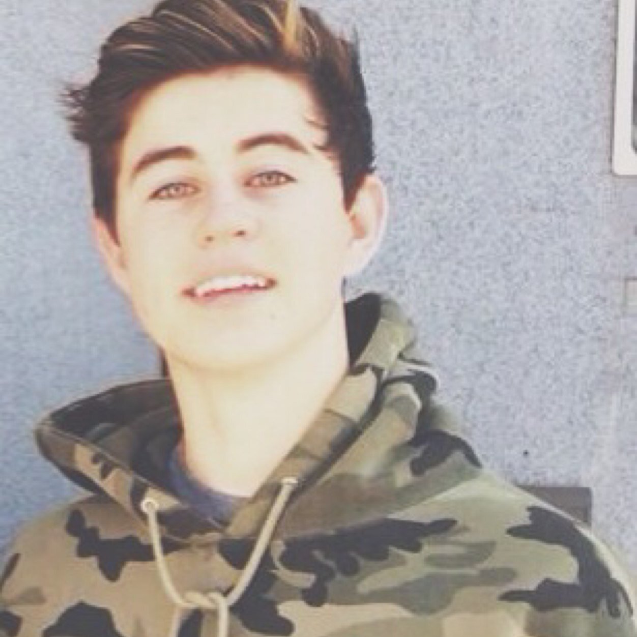 I JUST GAVE YOU A FREE FOLLOW SO GO FOLLOW @fantasyespinosa if you dont already! Ty ily!❤️