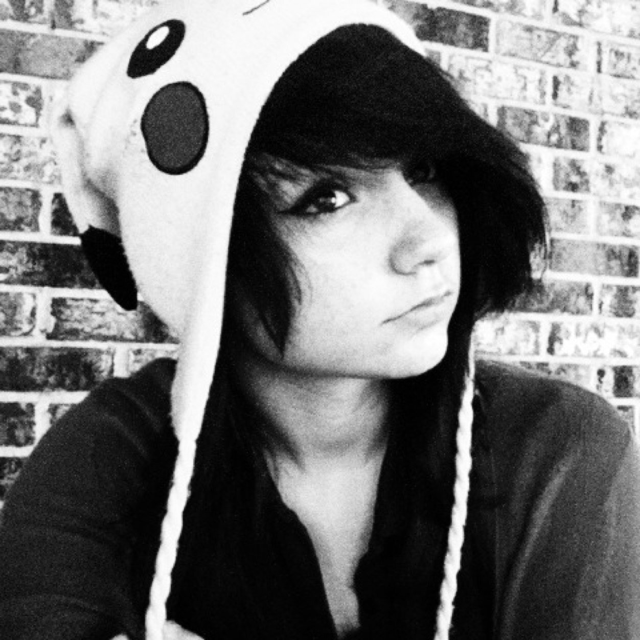 Hai! Im Fate. I make videos on the youtube, and i love music c: you can find me here, or on facebook: Fate Royal. Fairwinds lovelies
