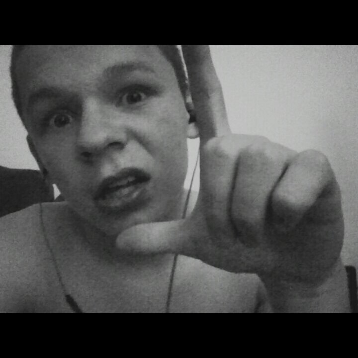 r_leight's profile picture. 