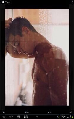 I love hayes grier but he doesnt know I exist....♥