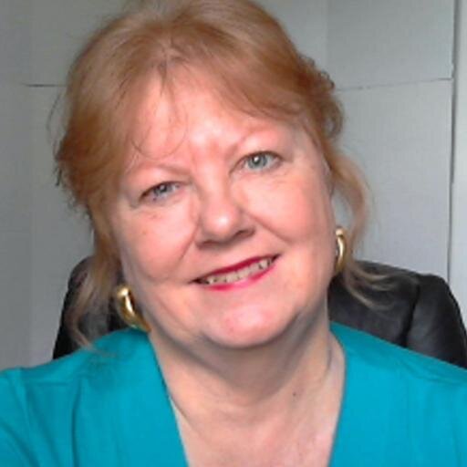 Online retailer through multiple channels. Enjoys books, movies, friends and family. Find me here:https://t.co/d4oKevM1dS.