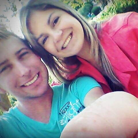 '-' Sou a Princesa do Rei dos reis e não preciso de coroa , nem de um castelo, pra ter a certeza de que com Ele vou reinar '-'