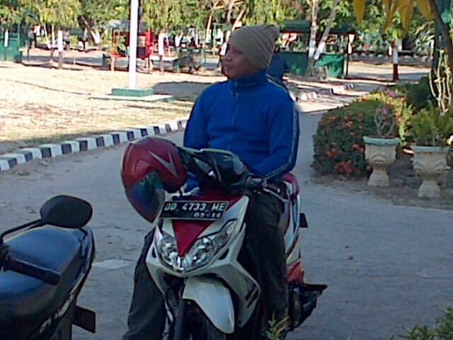 anaknya h.naga bonArr......:p