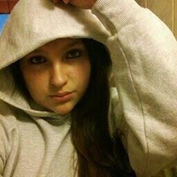 Valentina_612's profile picture. Hola tengo 20 primaveras & trato de vivir la vida apesar de los ataos y ser feliz con mi hija, y soy del bUlla .-