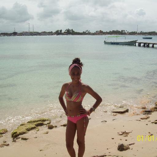 VENEZUELAN GIRL,Solo Dios es perfecto,Piensa en grande y tus hechos crecerán. Piensa en pequeño y te quedarás atrás.Piensa que puedes y podrás.