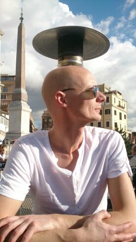 #Entreprenuer #Humanitarian Makes ideas grow. Expertise: 4th Industrial Revolution, BlockChain, connectivity, Royalty Finance and emerging markets