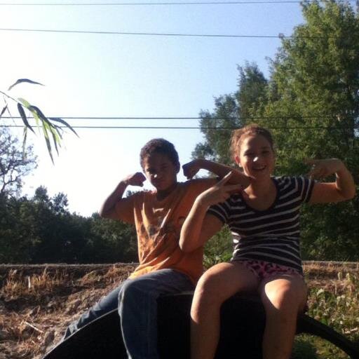 AsiaSparks5's profile picture. love country music amd teen mom like to be outsibe and doing things like swimming ride 4-wheelers and be out in the country