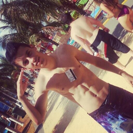 instagram :  @clebersacconi