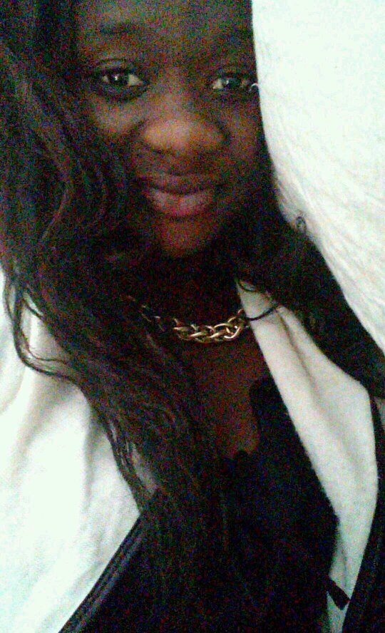 MaryatouAbdlk's profile picture. Laisse lez penser qu'j'irais jamais nulle part ; La seul chose qui peut m'arrêter c'st une balle .