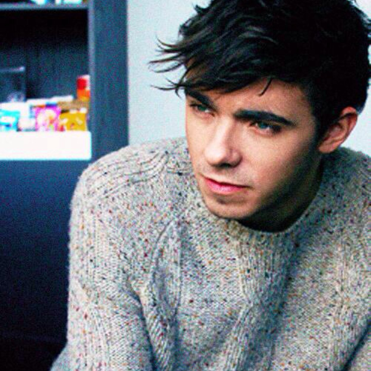 DONT FOLLOW THIS ACCOUNT, GO FOLLOW @adrianaTW13! SHE FOLLOWS BACK :) TWFanmily, JOBROS, Swiftie, PotterHead, Teen Wolf, just everything involving a fandom!