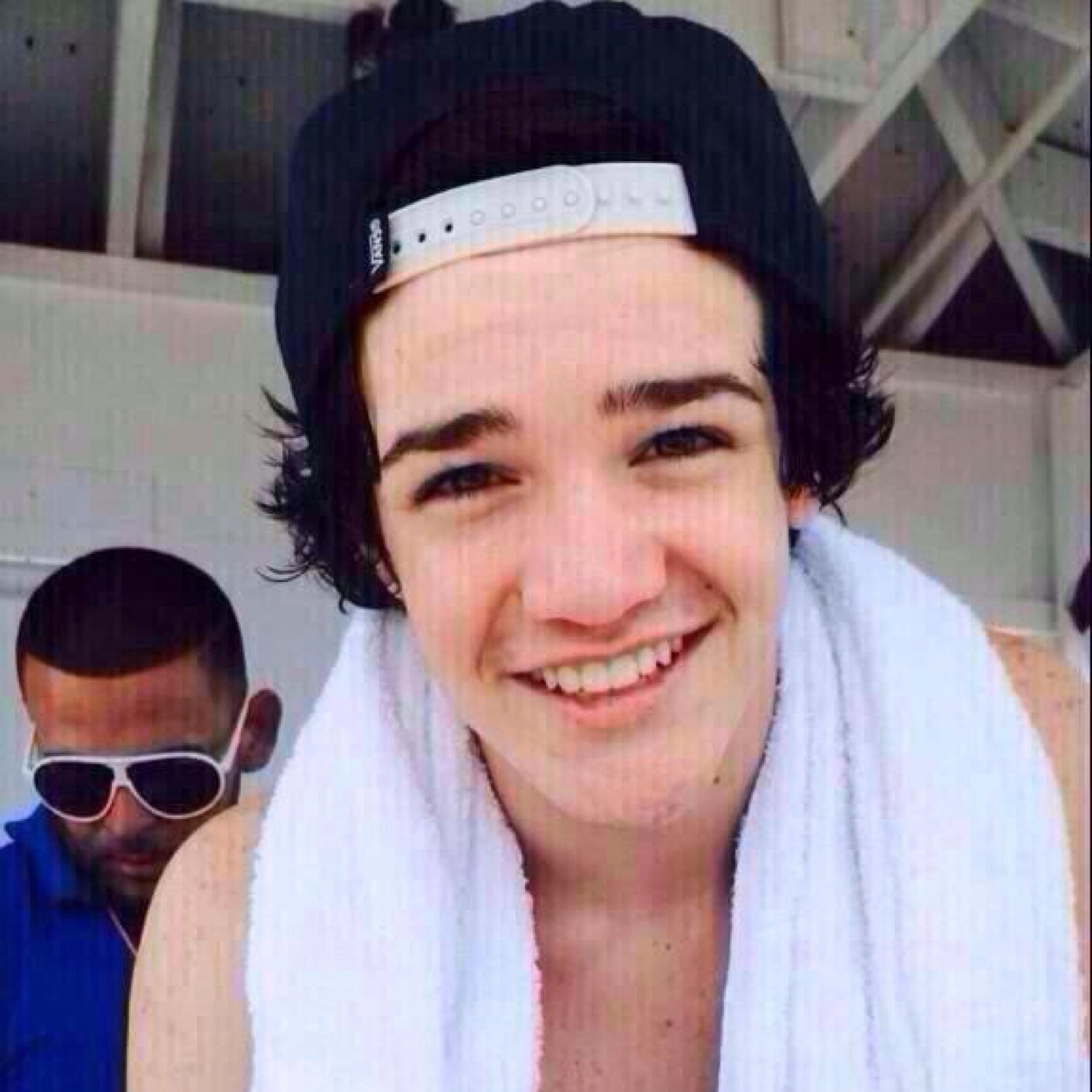 since i gave you a free follow, follow @preachshawn and help her get to 5k!