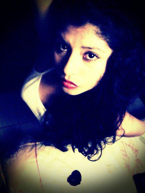 @yosepam soy una chica extrovertida... me gusta mucho divertirme.. y amo a los animales..:-)