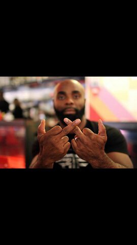 ' J'suis le fruit de tes entrailles, j'témoigne sur un champ de ruines. ' -Kaaris.           Je follow back a 100%