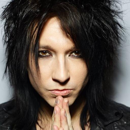 You're not alone, We'll brave this storm Fã clube dedicado ao guitarrista solo e compositor da banda Black Veil Brides.    -----Brazil loves @JakePittsBVB----