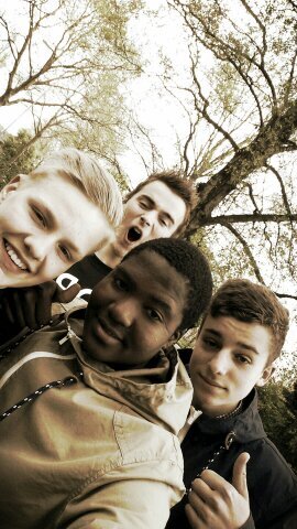 Stephan, 15 jaar, African boy, CCG 3e, daphne is een lekkerding