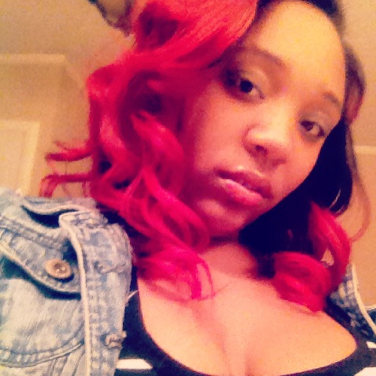 _DamnJUICY's profile picture. A wise girl kisses but doesn't love, listens but doesnt believe, and leaves before she is left. - Marilyn Monroe 2.13.2011