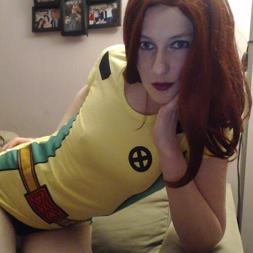 Geek, mother, lover of cupcakes