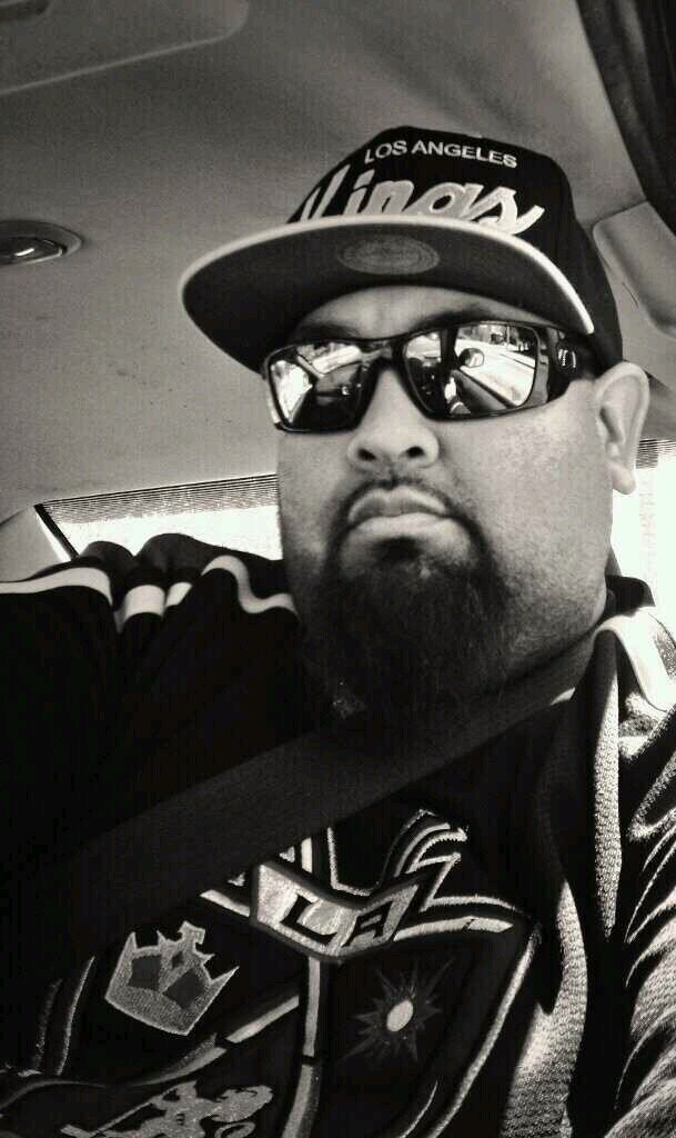 EddieFlores09's profile picture. 