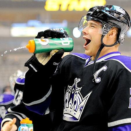 Kings (aka most overrated NHL team ever) SUCK.  Formally @DallasStarsSuck Go Ducks!