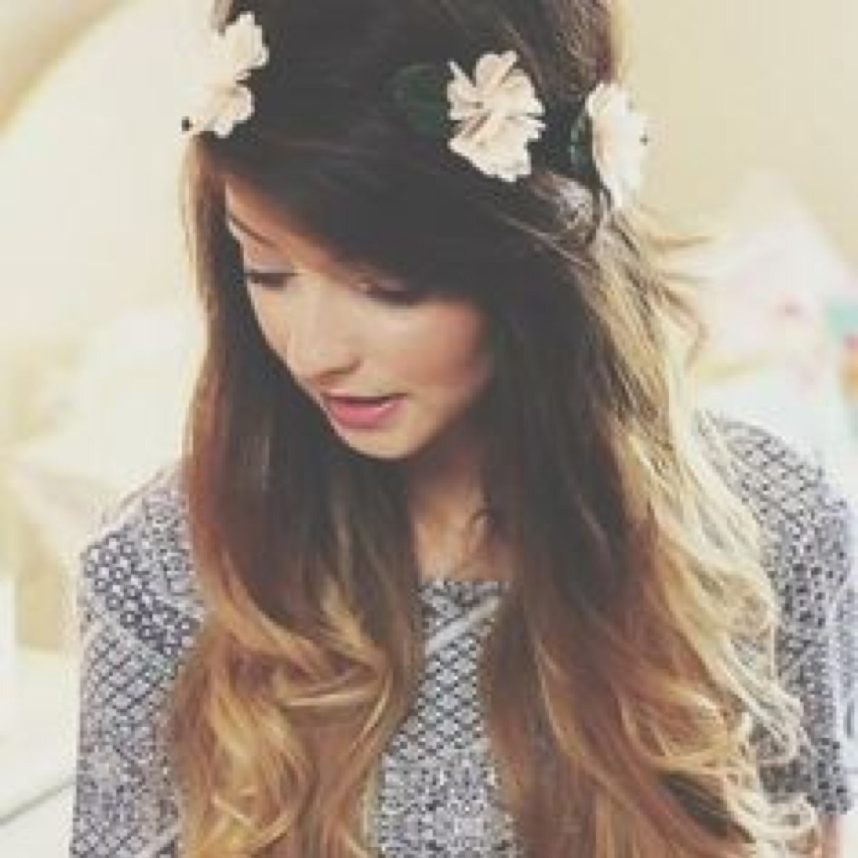 Hi I'm Zoella everyone calls me  Zoe single