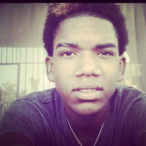 CirujanoDijo: No Tiene Sentido Vivir La Vida Sin Un Motivo Por El Cual Trabajar Y Echar Para Adelante'
 Instagram:@Erkwezzy
#PuetoPa'MyNumerito'88