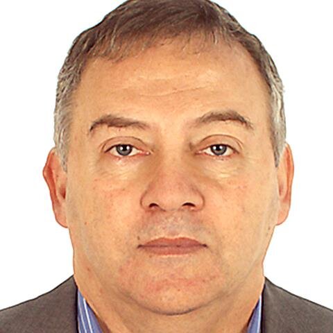 Журналист, главный редактор альманаха социального партнерства «Русский Меценат», корреспондент газеты научного сообщества «Поиск» в СПб, коренной петербуржец.