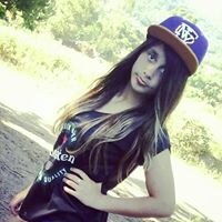 Elα é perfeitα, mαs tem inúmeros defeitos. Elα fαlα αlto, gritα, dá gαrgαlhαdαs, mas se fαz de tímidα. Elα é sαntα, mαs sabe provocαr ★❤ ☮