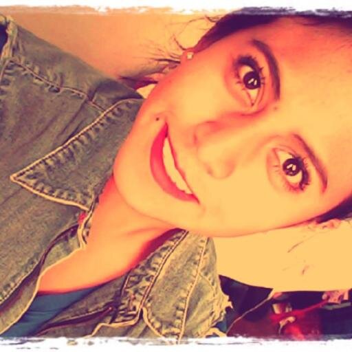 ¿Eres feliz o solo sonries? ¡GRACIAS POR SEGUIRME! :D
