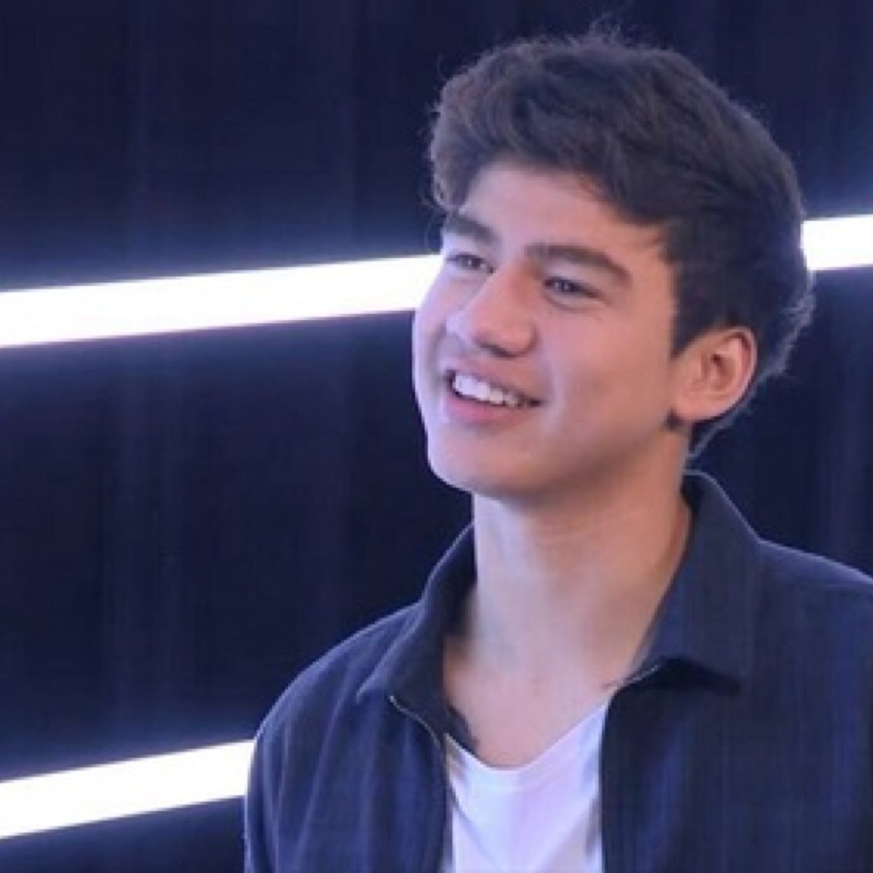 Free follow, please follow @LilacxLashton ❤