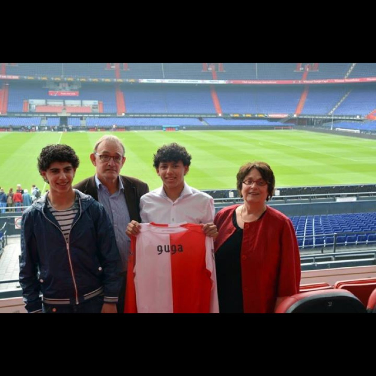 Braziliaan Soccer player feyenoord 0/19⚽ Follow op insta:guga_hamer