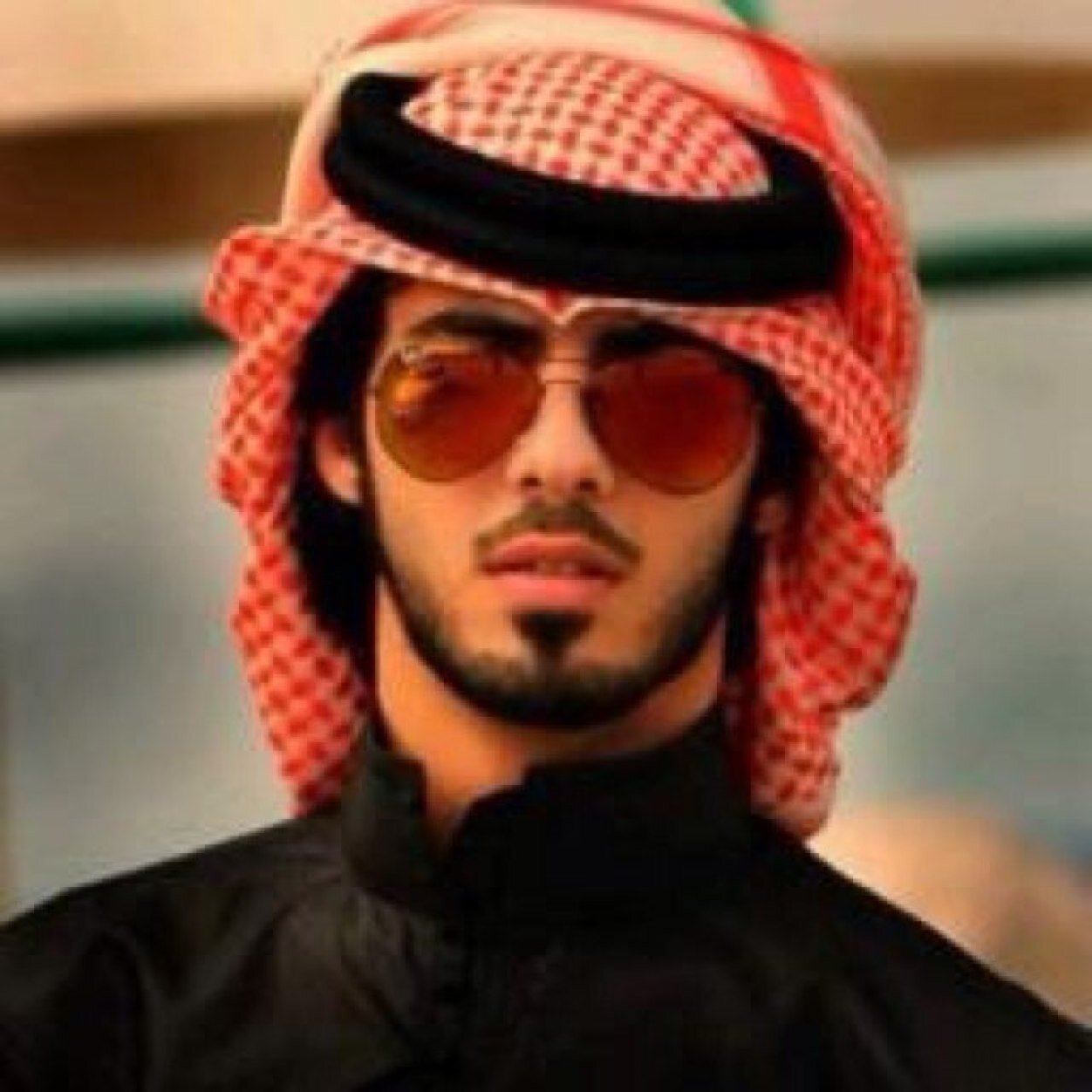 [( عندما أرى أحداث الدنيا في هذا الزمان أتخلى عن كثير من الأحلام والأمنيات بٳمنيه وآحده أن يحسن الله خاتمتي  )]