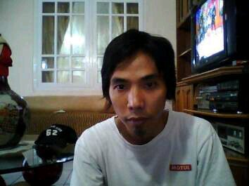 Bubut dan modifikasi mesin motor balap ,,