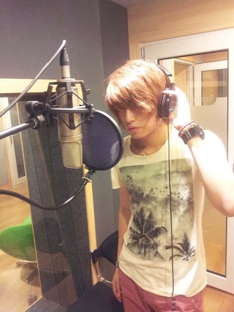I Love U My Family

(cover dance,singer,mc,aktor)

Me: S4_US & 911

   No:089608107129

support S4 & S.O.S