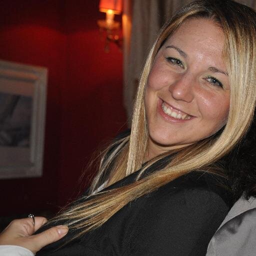 vgcastellano's profile picture. Ragazza con la valigia, giornalista in giro per il mondo, ballerina di zucchero (cit.), giovane scrittrice creativa! Leggimi: http://t.co/7axp9nzpYg