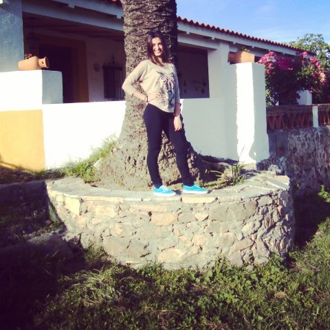 recuerdas ?  cuando soliamos hablar todas la noches y me hacias son reir  te echo de menos tequieroo / irenerm01 instagran