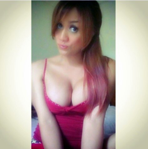 Tante Rini suka sama kontol nya berondong , memek tante butuh kepuasan