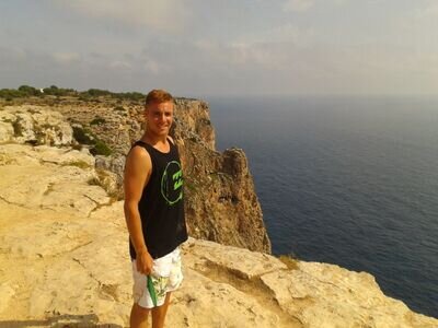 benja_gimeno's profile picture. Licenciado en ADE por la UPV, Estudiante del Máster de Admón. y Gestión de Entidades Deportivas, Entrenador de Tenis por la FTCV y loco del VCF y el Snow