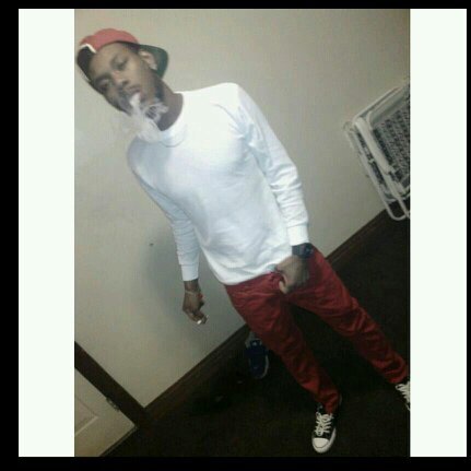 Where's Da Blunt Bitch??? #TeamNike#TeamAndroid#Team#Splash#OceanGang Huh ...Huuhh. Go follow @Ssam_I_Aam, @CJaye_Nd_Tweet @CodienNMiNikes4 IG @Nikegangnice