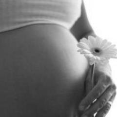 Established Maternity & Post-natal Reflexologist.  Mother of 3 and passionate about supporting and empowering mothers and mum's to be.