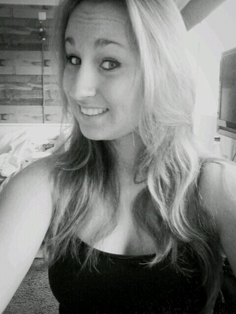 LinniejSmit's profile picture. School wordt heel snel saai door huiswerk en de leraren...