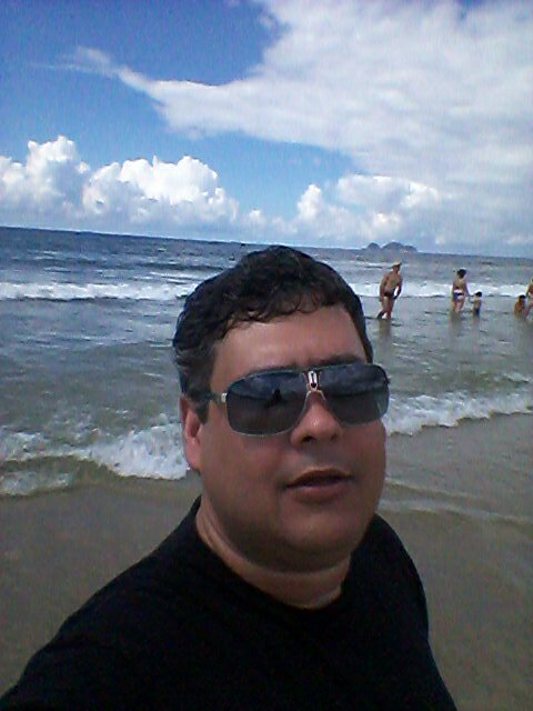 rodrigocesarbj's profile picture. Rodrigo dono do salão Tropicos cabeleireiros em Bom Jesus Piauí aqui tudo é feito para seu conforto e bem estar!