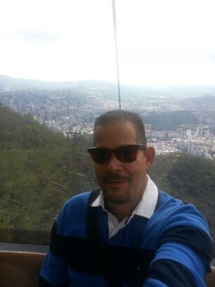 rigelsolorzano's profile picture. Profundamente demócrata y antichavista...