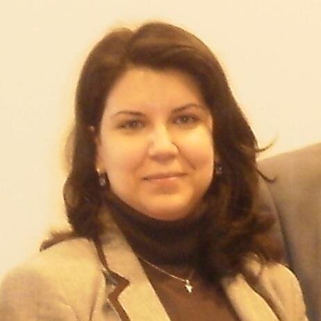 Profesora de la Universidad de Valladolid. Teoría de la Literatura, Literatura Comparada. Retórica. Análisis del Discurso. Hermenéutica.