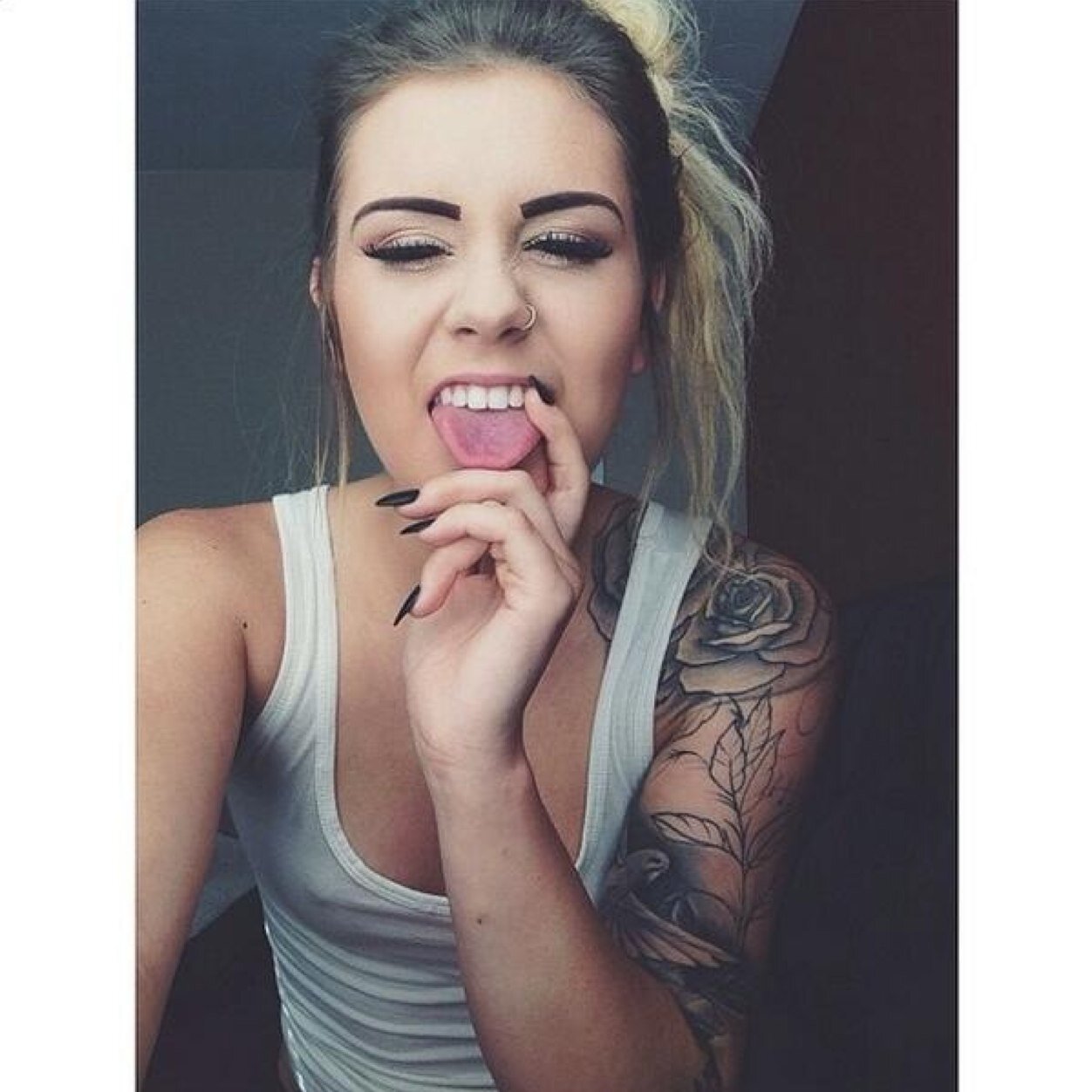 UnaChicaUsual's profile picture. XVI