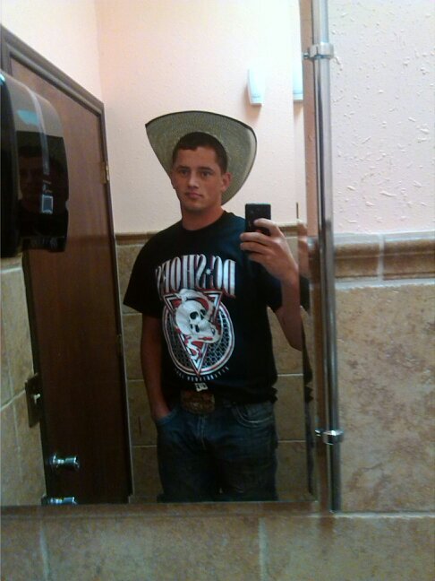 SpencerFannin's profile picture. i like to rope, fish, and hunt 


I AM WHO I AM AND THATS ALL ILL EVER BE