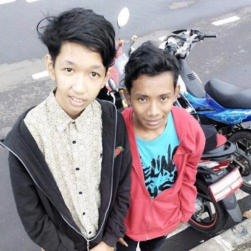 Ngeselin Tapi Ngangenin Lo :D